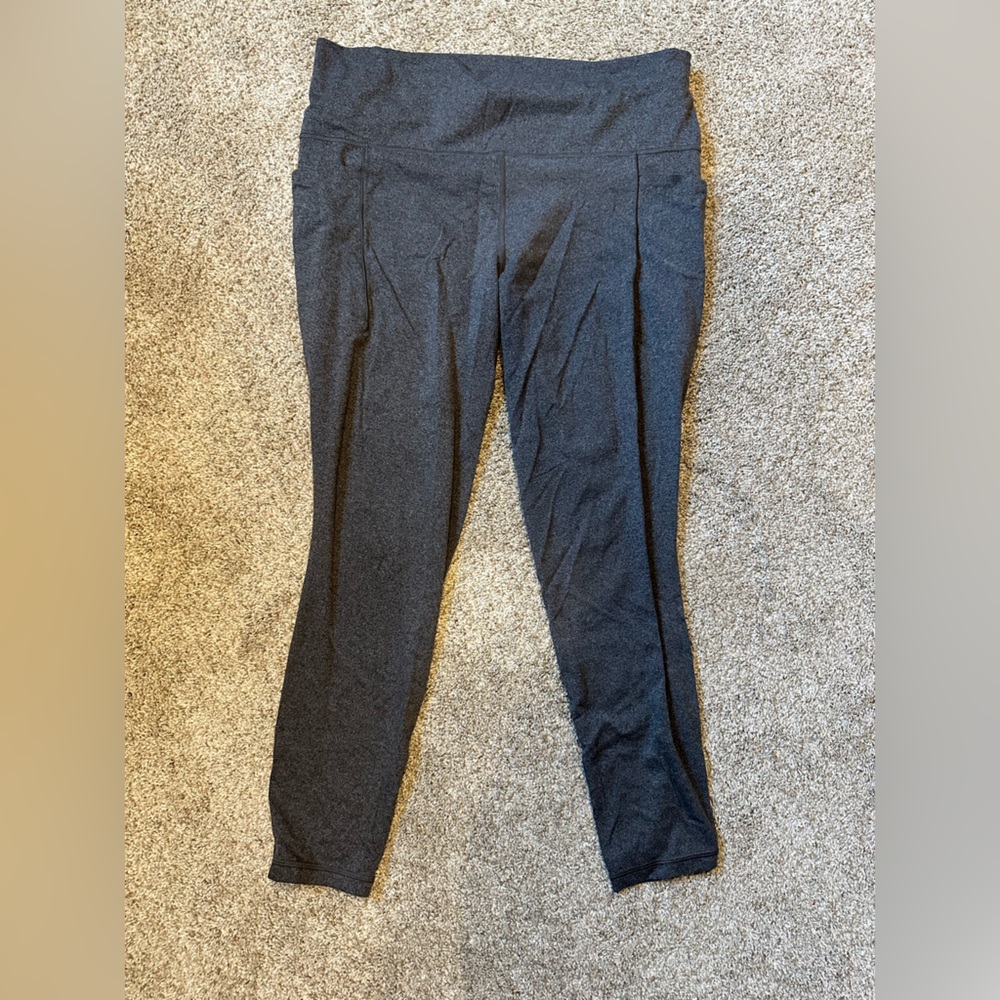 Athleta XL tall Salutation Stash II pocket 7/8 legging in Charcoal grey